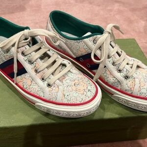 Gucci Floral Sneaker Size 39